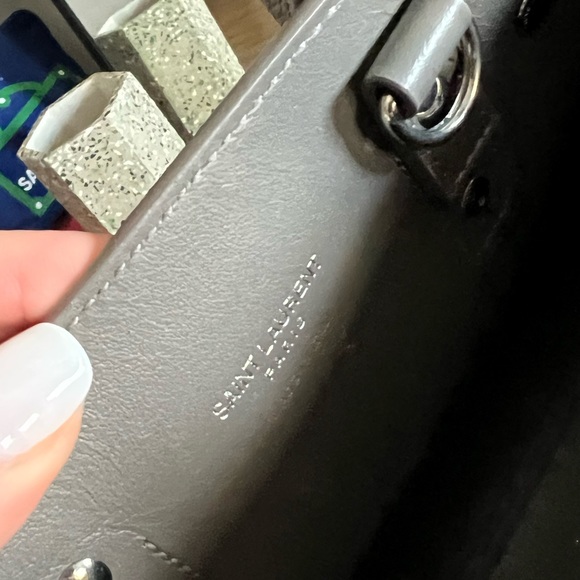 Saint Laurent Nano bag in Grained Leather - Picture 5 of 10